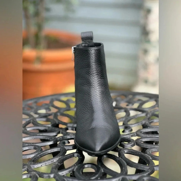 Everlane — The Boss Boot - Picture 2 of 8